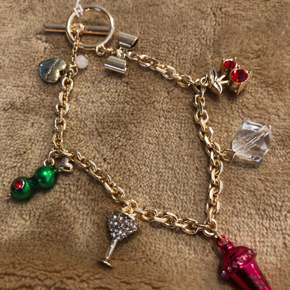 Betsey Johnson martini with olive charm bracelet. New with tags. - Picture 2 of 3